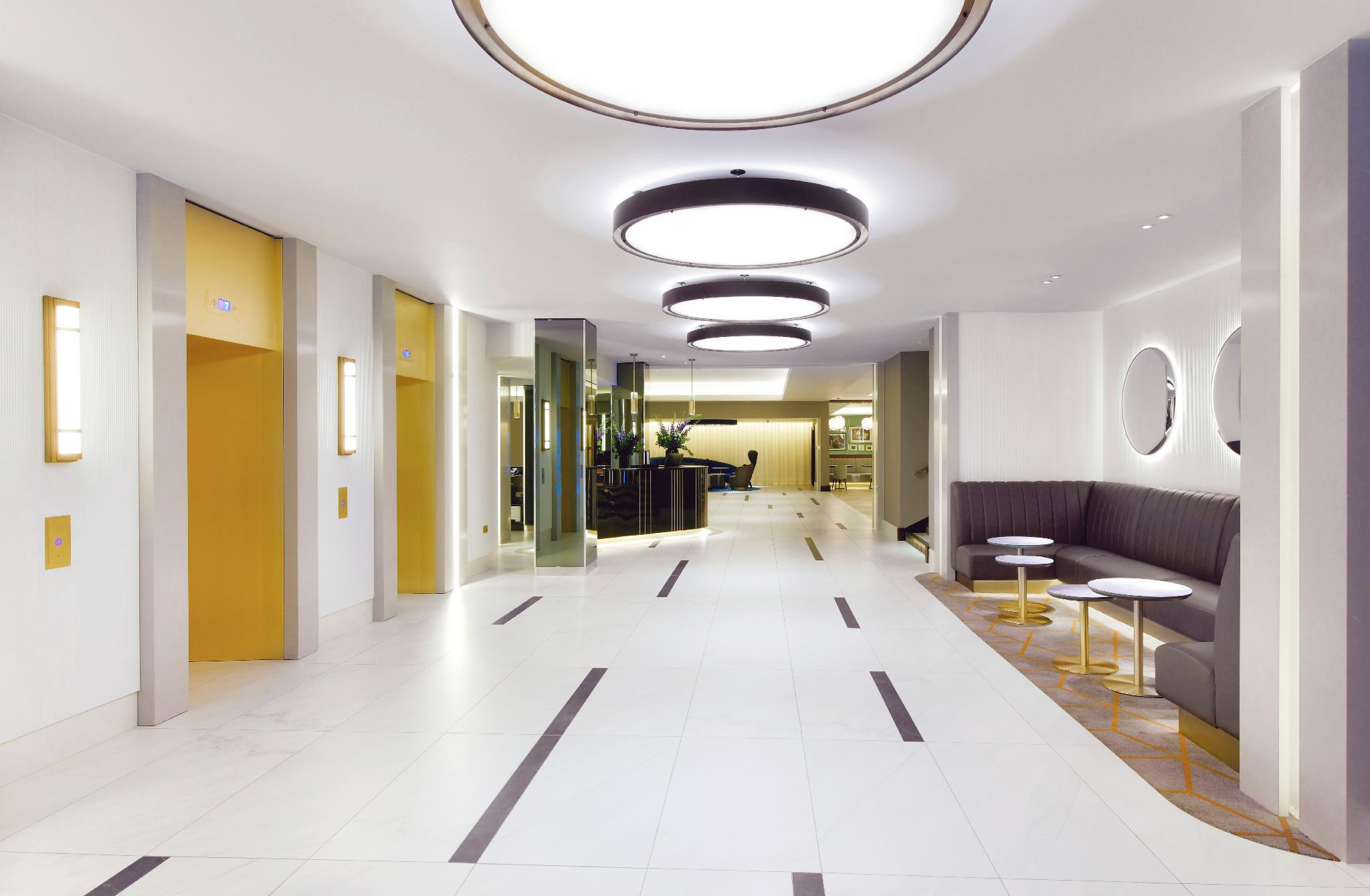 Strand Palace London Exterior photo The reception area of the hotel