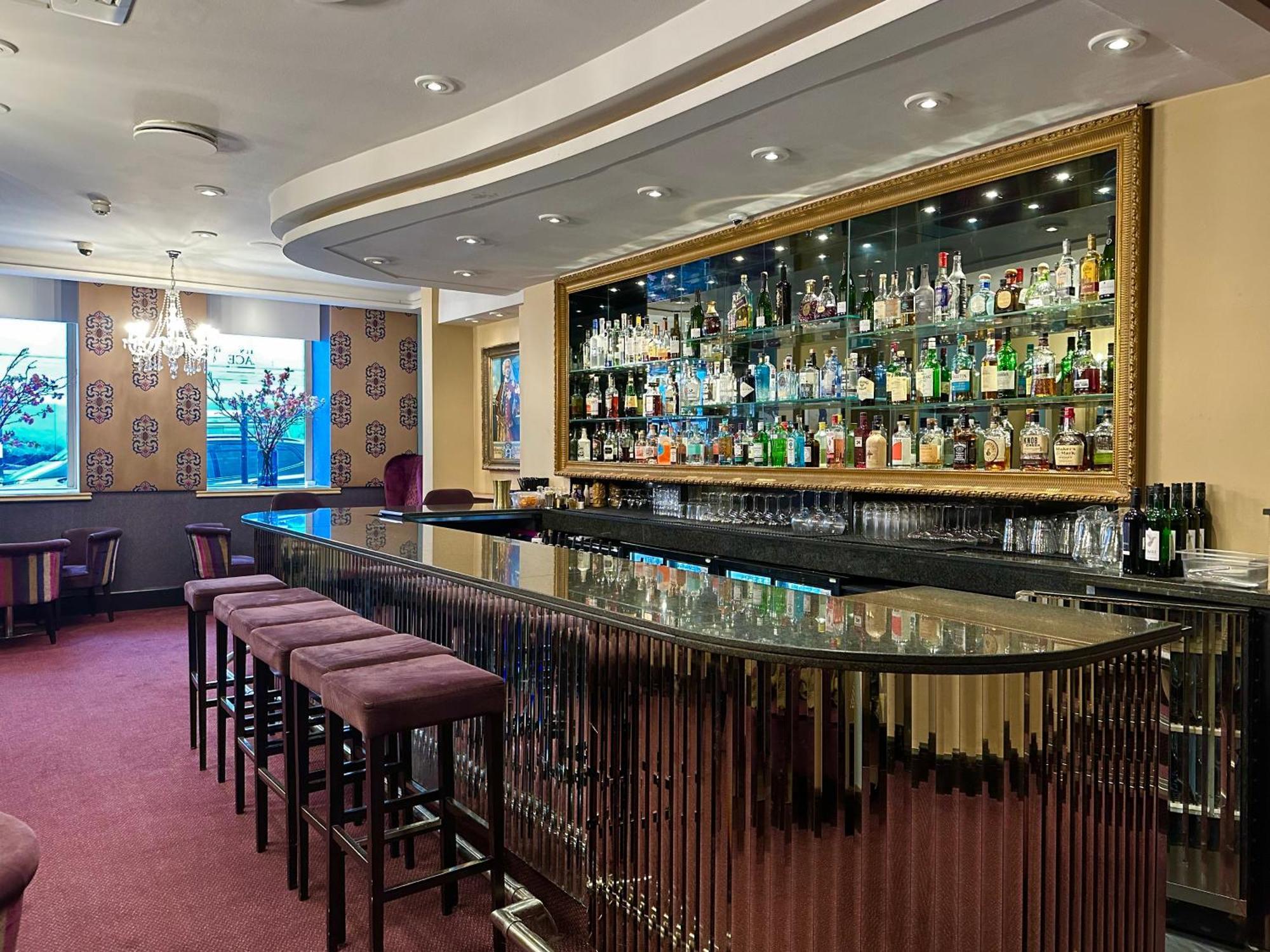 Strand Palace London Exterior photo Bar