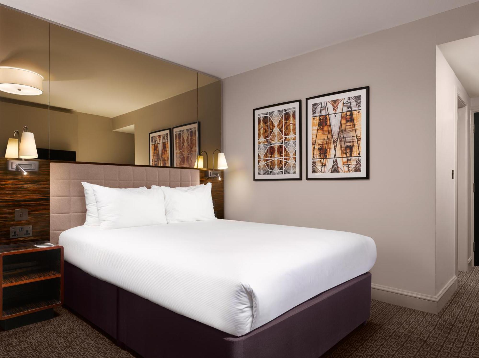Strand Palace London Exterior photo A room at the hotel