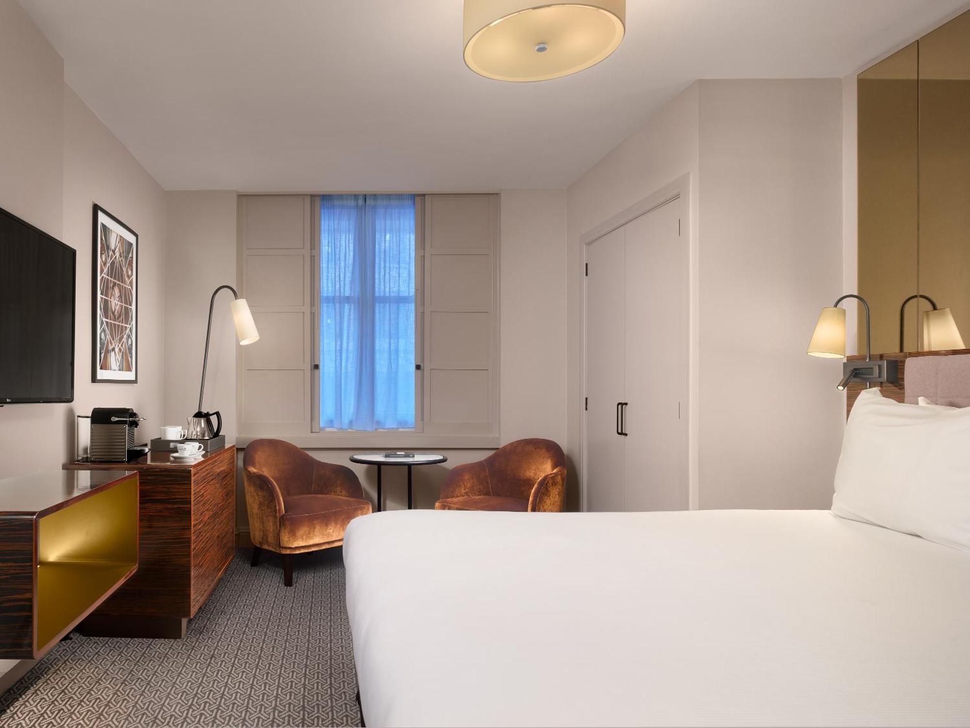 Strand Palace London Exterior photo A room at the hotel