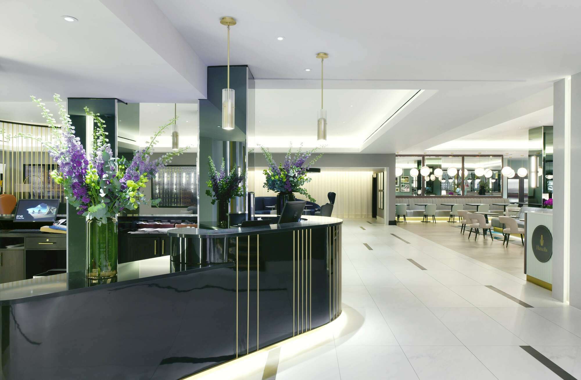 Strand Palace London Exterior photo Reception desk