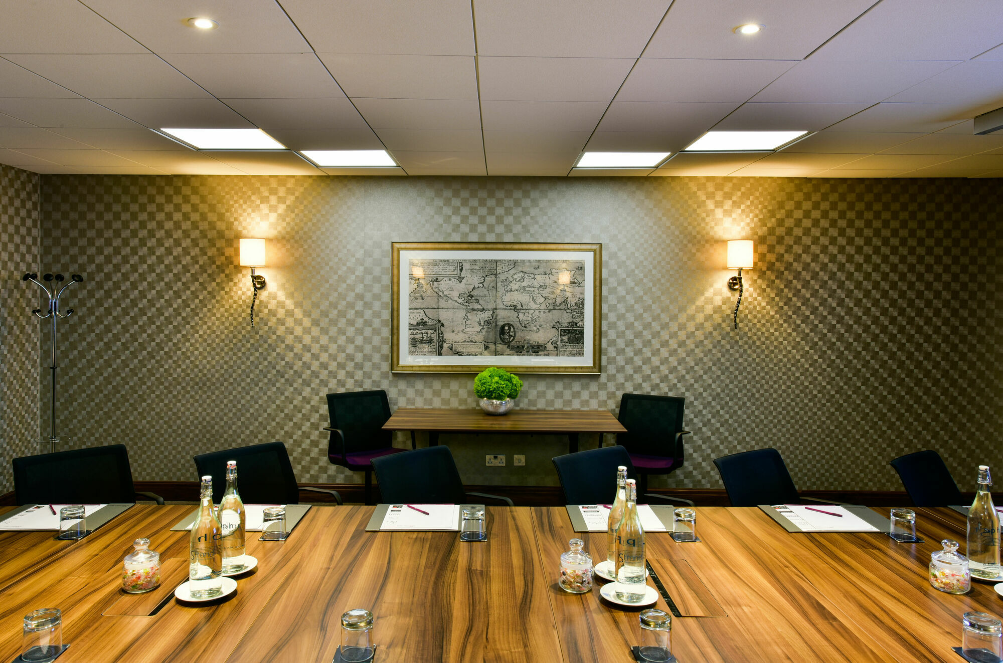 Strand Palace London Exterior photo Meeting room in the hotel