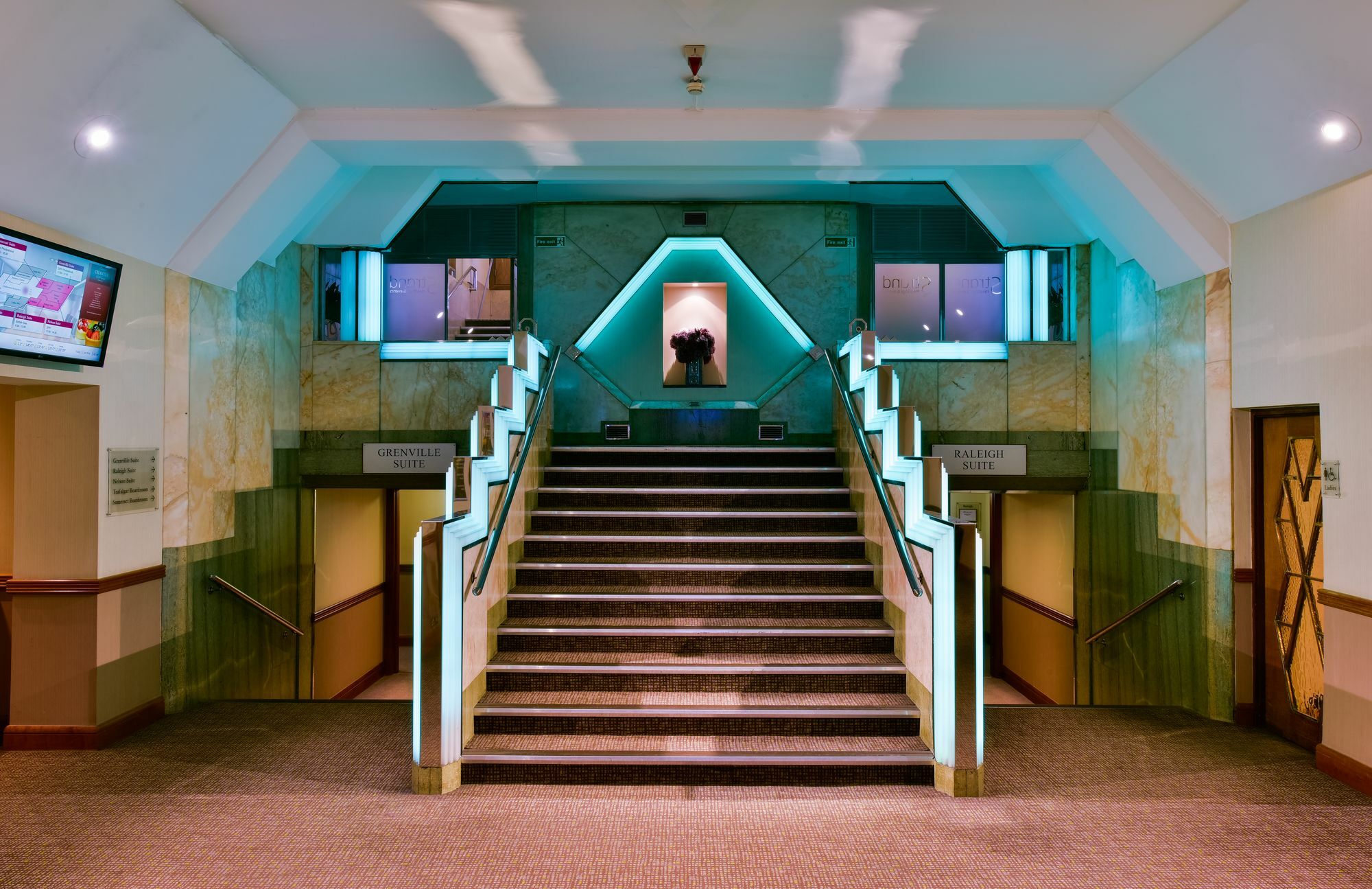 Strand Palace London Exterior photo The entrance to the hotel