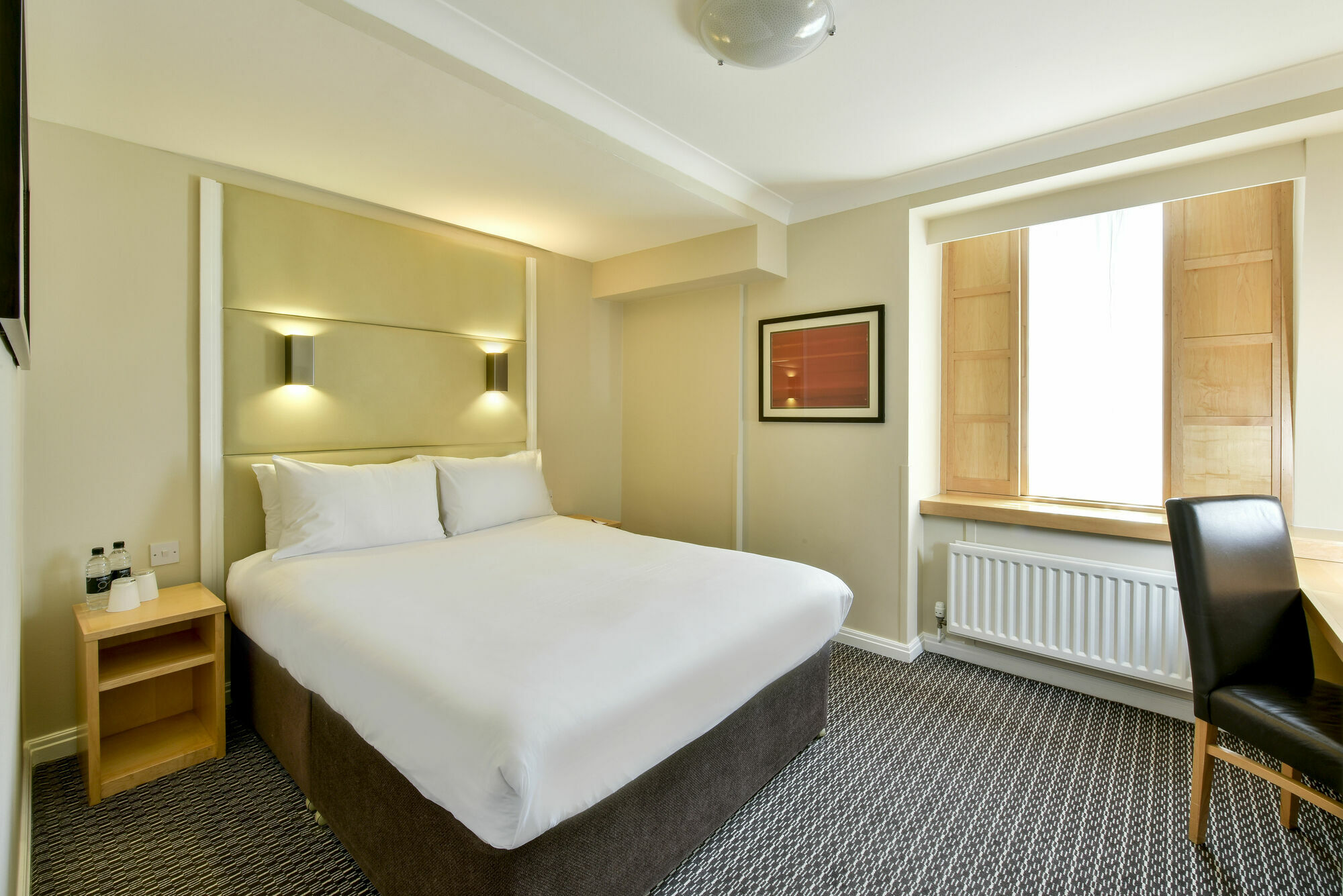 Strand Palace London Exterior photo A room at the hotel